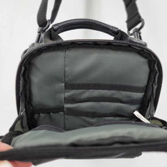 Canon Black Crossbody Small Camera Travel Sightseeing Carrying Case Bag - Picture 12 of 13